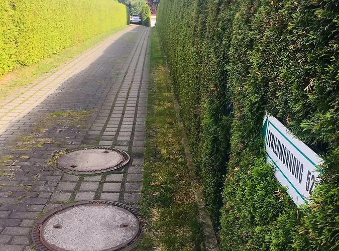 Ueber Den Daechern Von