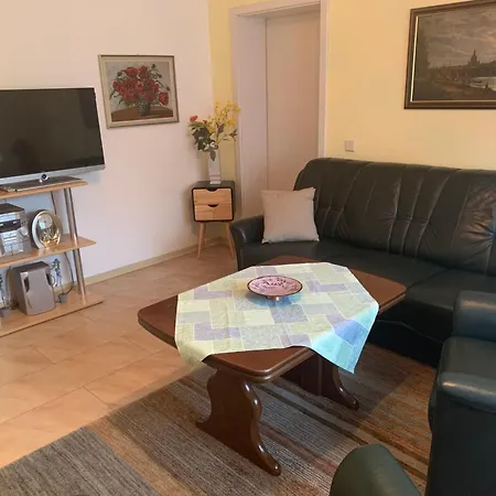 Ueber Den Daechern Von *