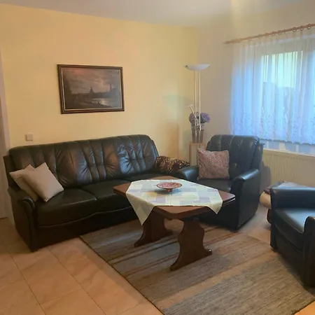 Ueber Den Daechern Von *